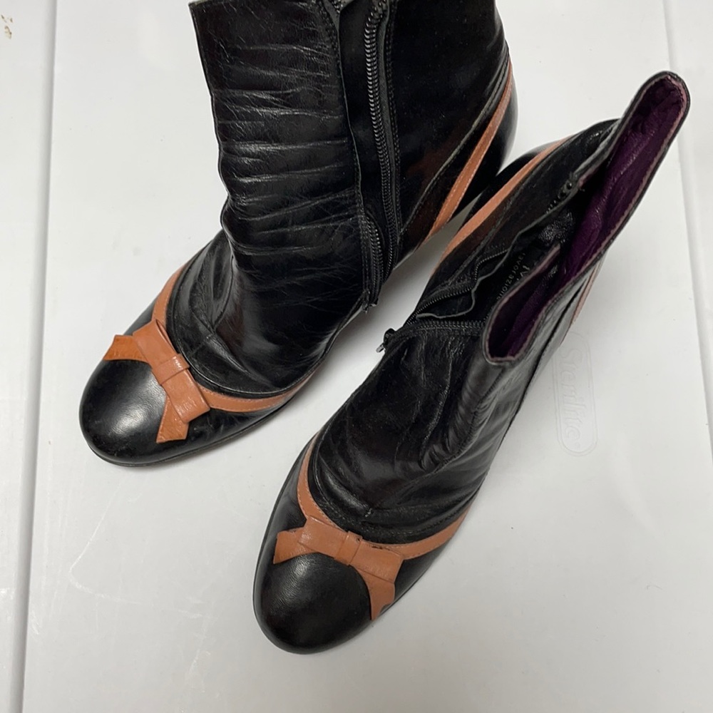 Musette leather boots